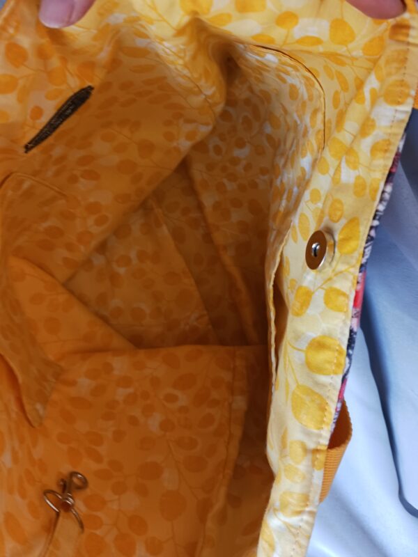 sac cabas jaune bi-matière avec motif femme – Image 5