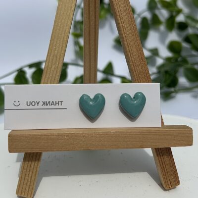 Boucles d’oreilles « Mon petit cœur » en pâte polymère vert tendre