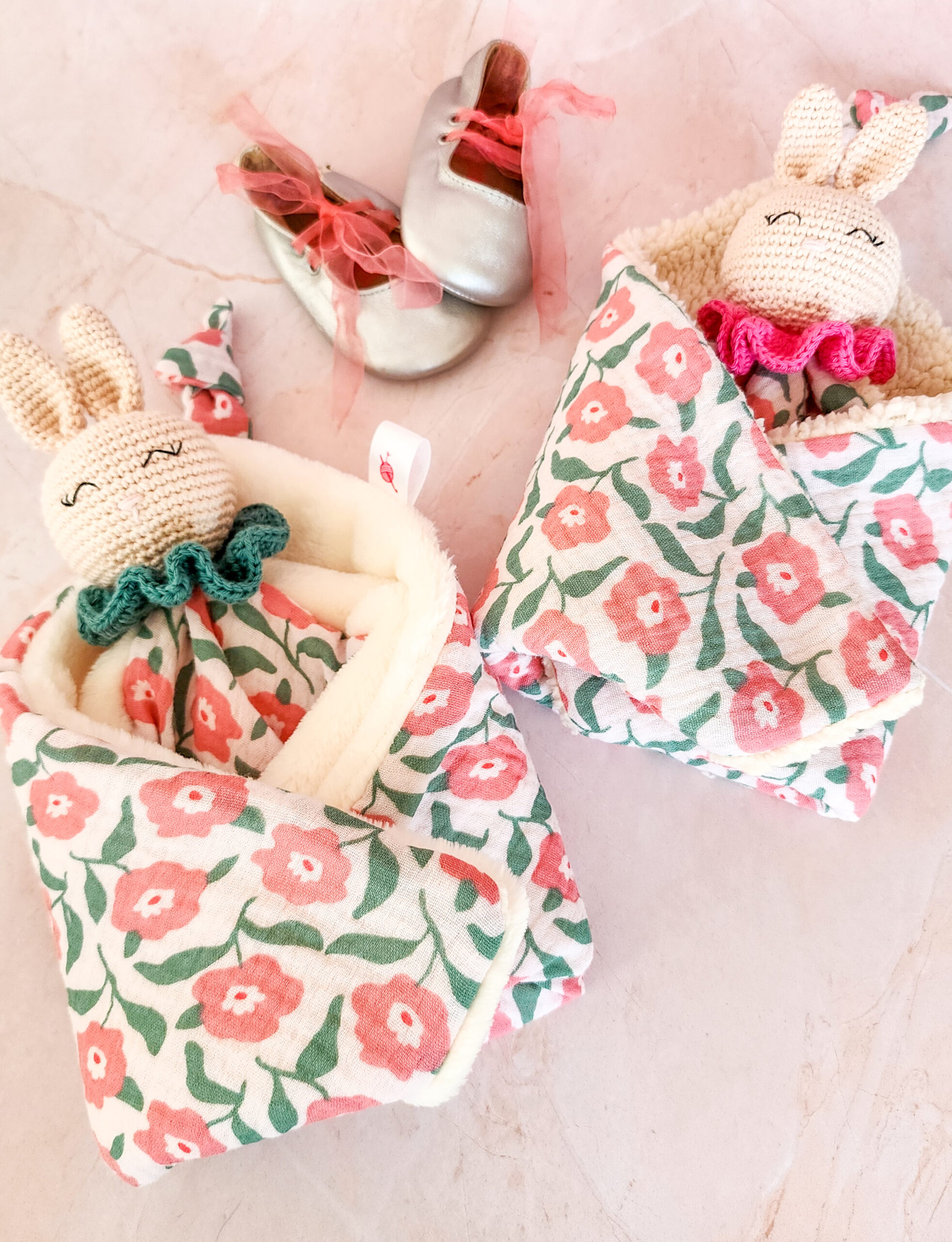 doudou lapin au crochet à personnaliser sur mesure