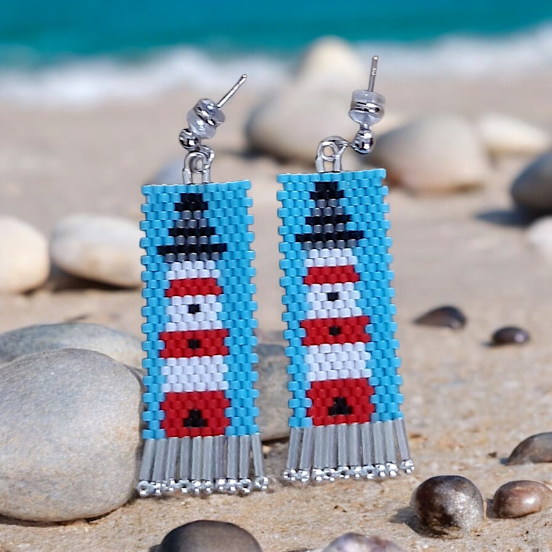 Boucles d’oreilles nautiques en perles miyuki tissées à l’aiguille