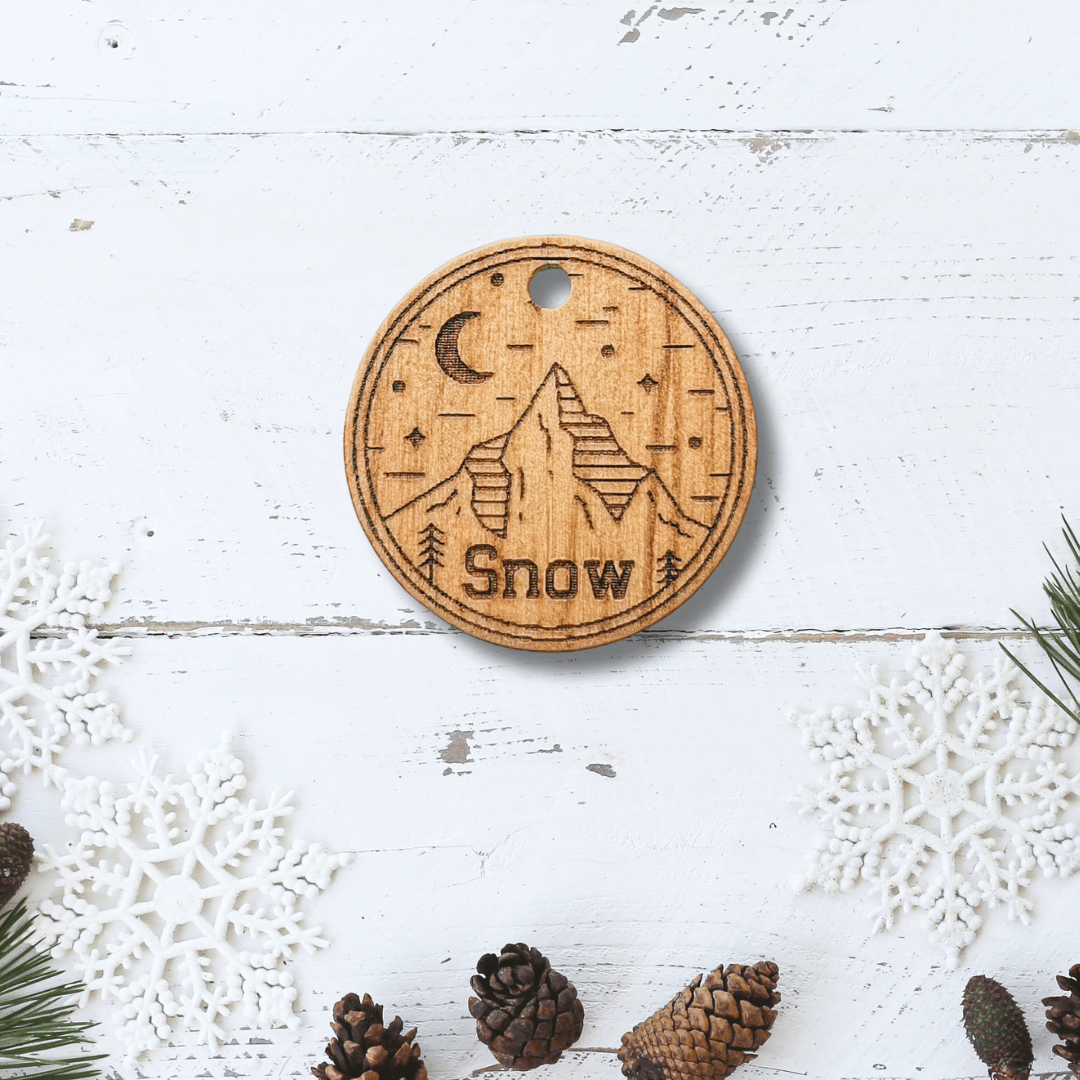 Médaille en bois montagne