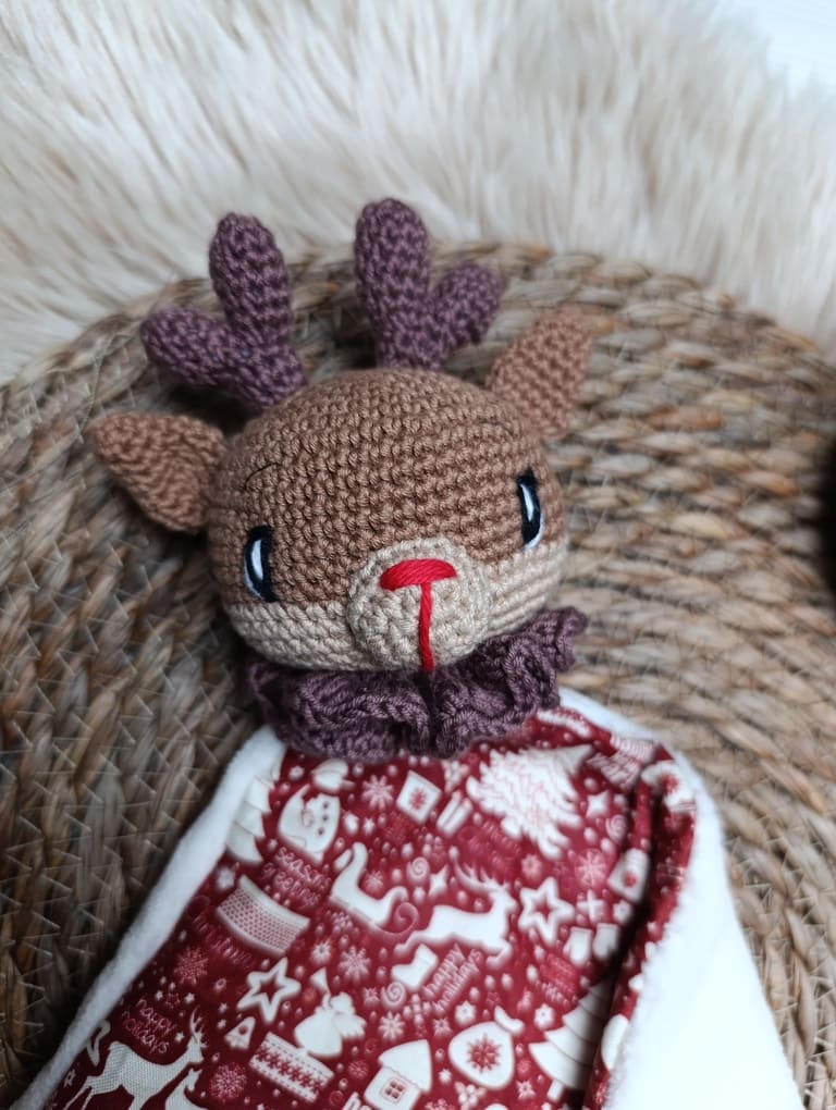 doudou crochet renne