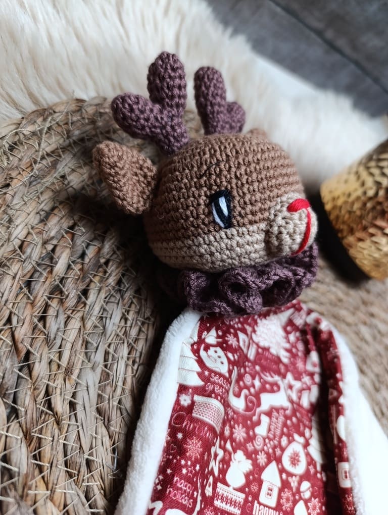 doudou crochet renne