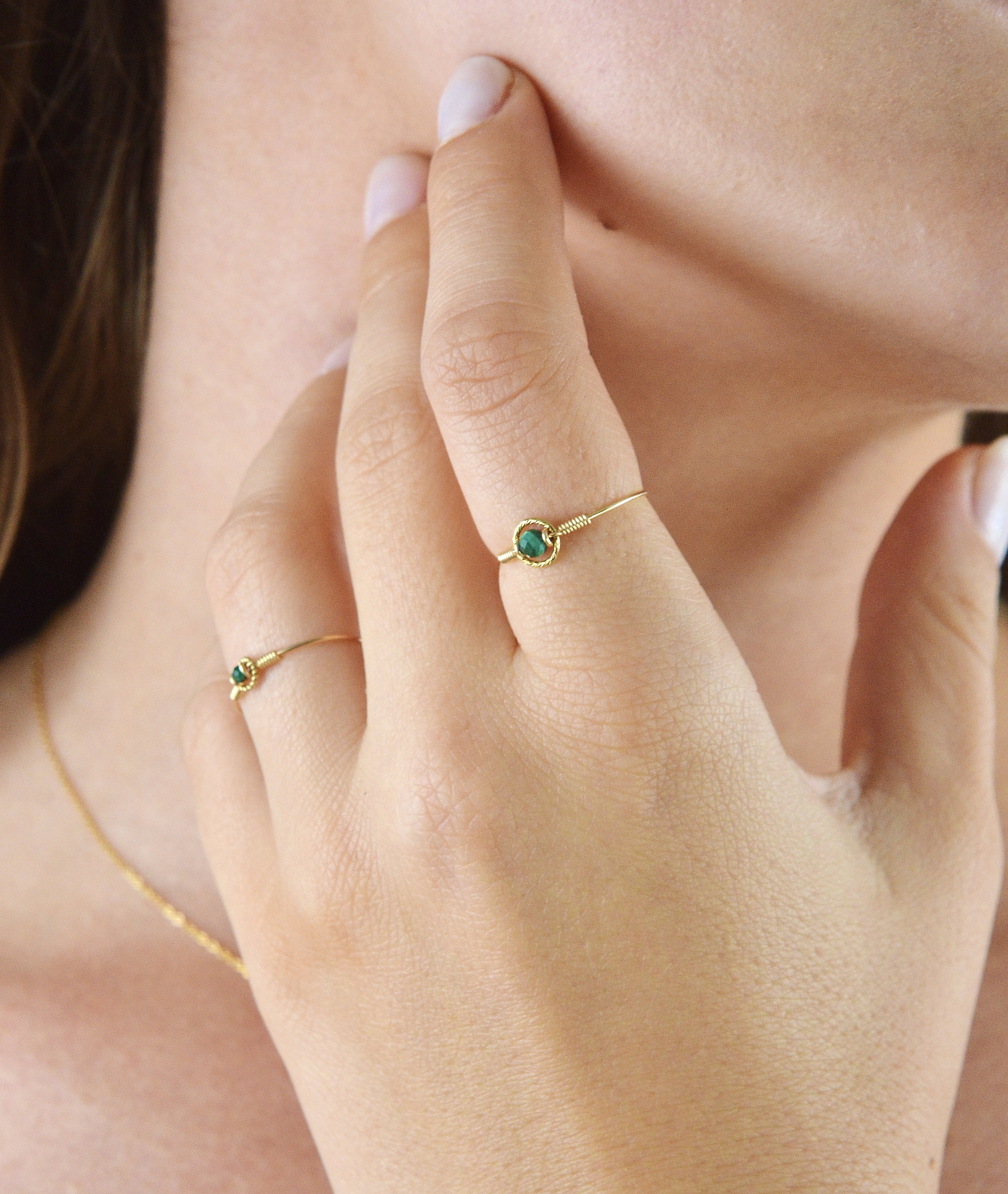 Bague fine anneau d'or laminé et Malachite - bague minimaliste – Image 4