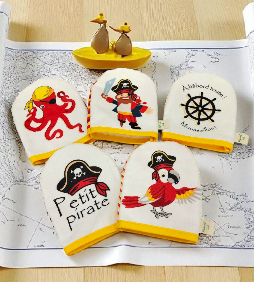 Mini-gants enfant en éponge de bambou – Fait main, motif pirate 🏴☠️