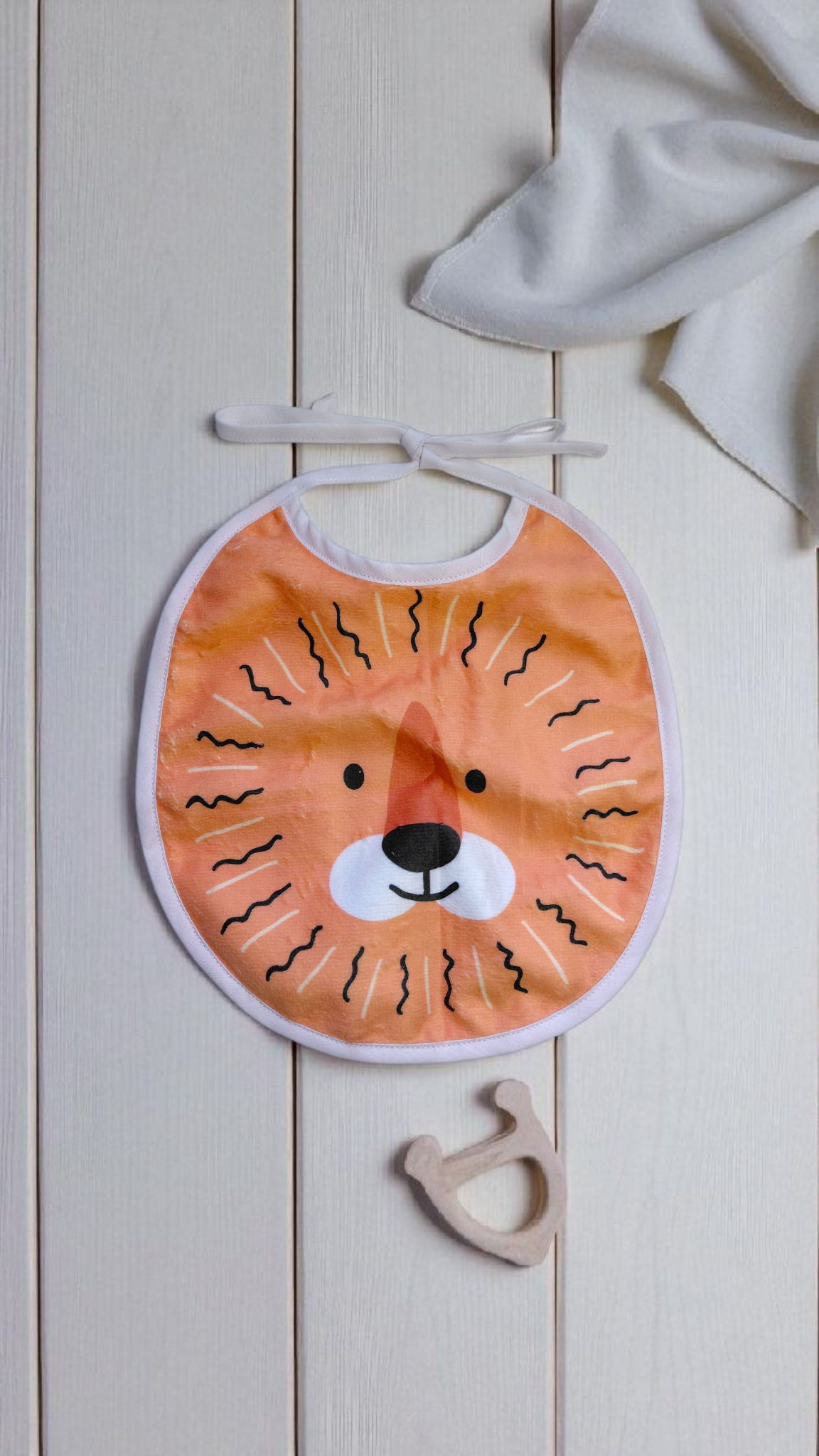 Bavoir rond en éponge de bambou motif lion – Fait main, certifié Oeko-Tex®