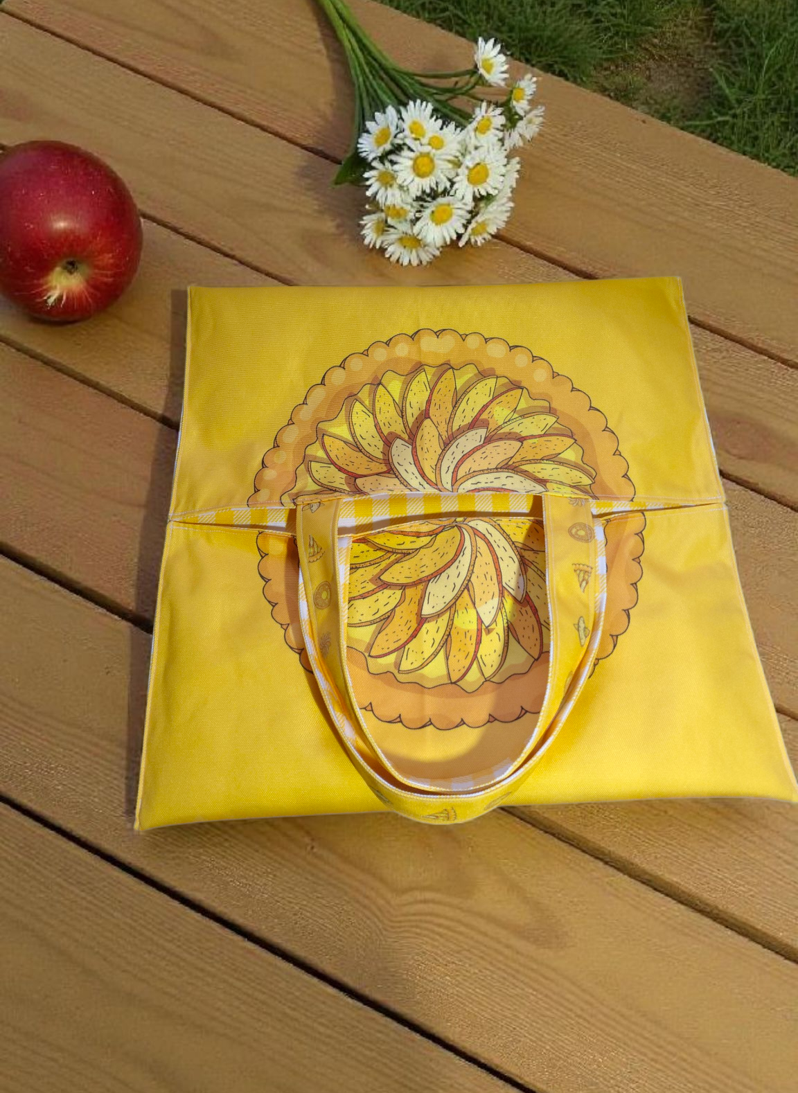 Sac à tarte réversible en tissu imperméable fait main – vichy jaune & motif tarte aux pommes – Oeko-Tex® – Image 2