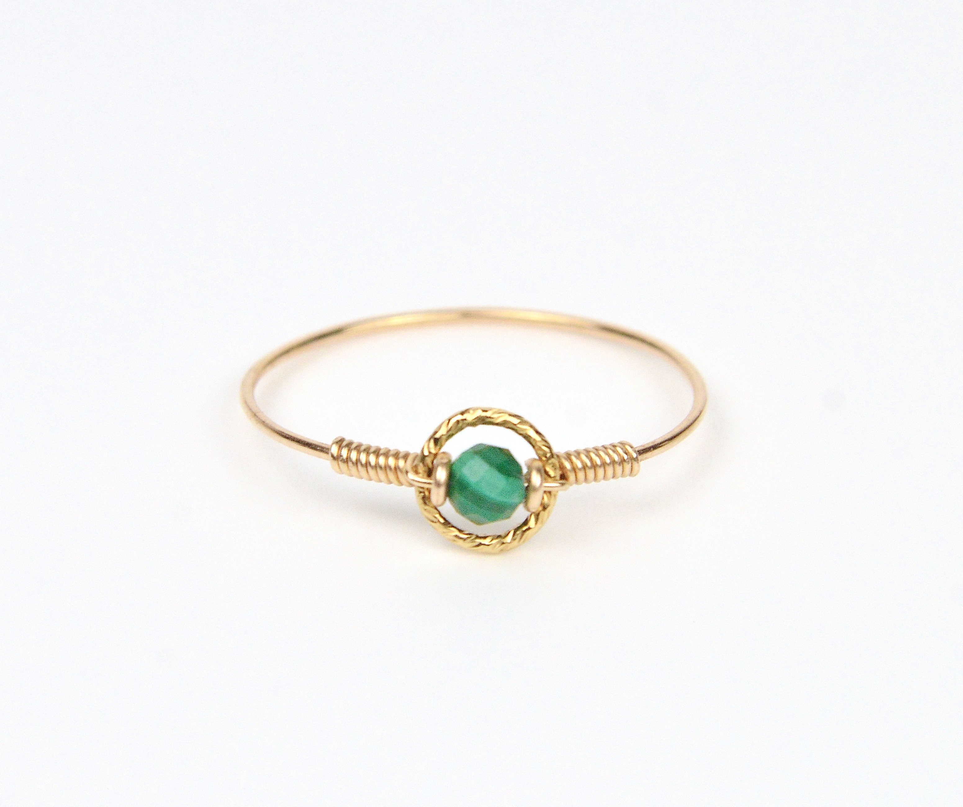 bague fine or liminé et malachite