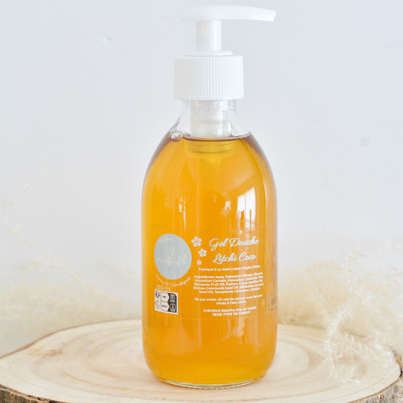 Gel douche à l'huile d'olive avec isolat naturel de Litchi & Noix de Coco - Odeur détente et vivifiante - OK Maman et bébé !