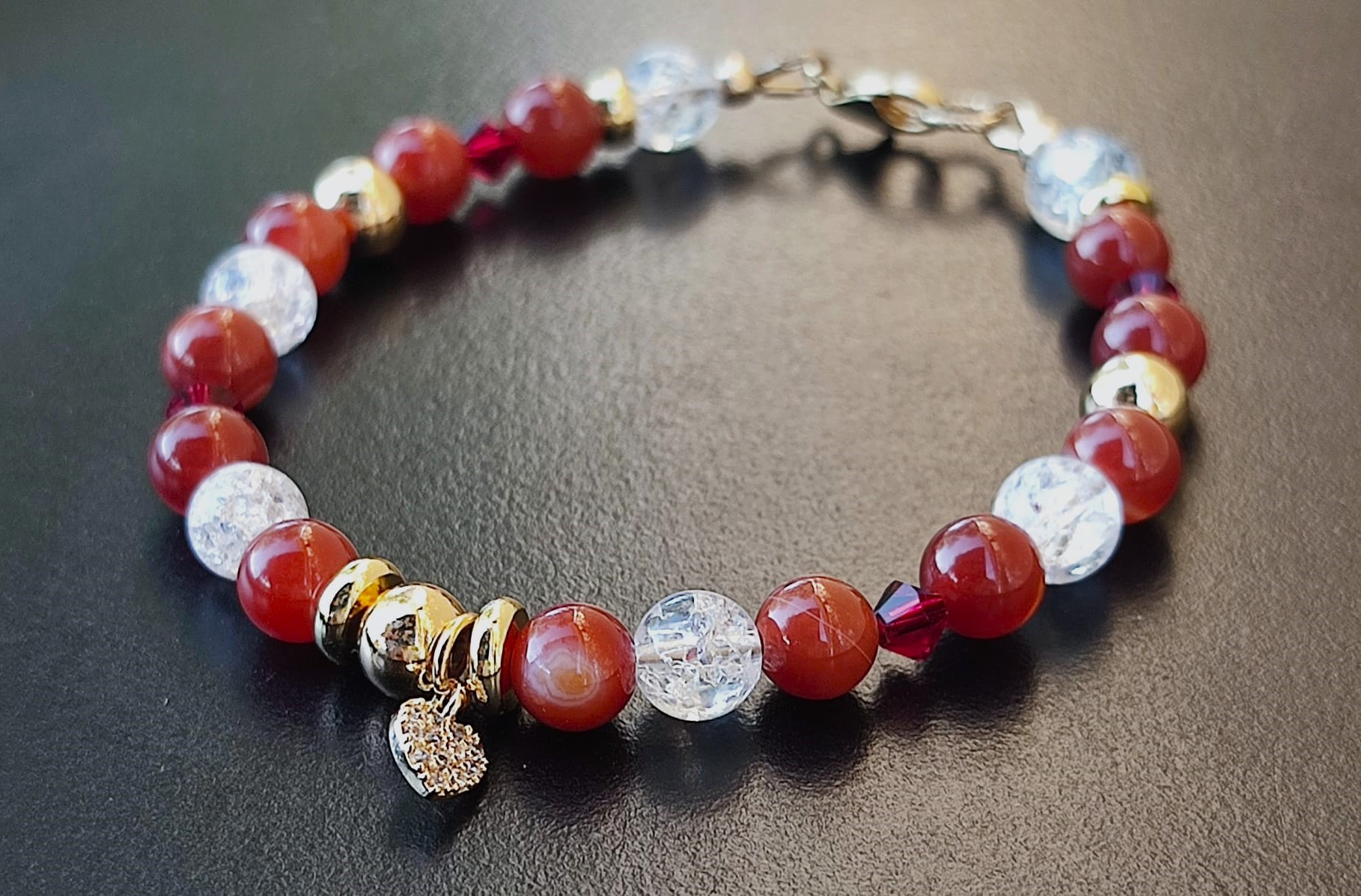 Bracelet en cristal de roche craquelé et Agate Rouge sur gold filled – Image 3