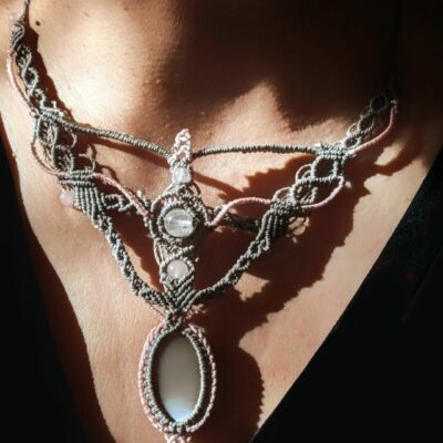 Collier Macramé Gris Et Rose Avec Pierre de Lune