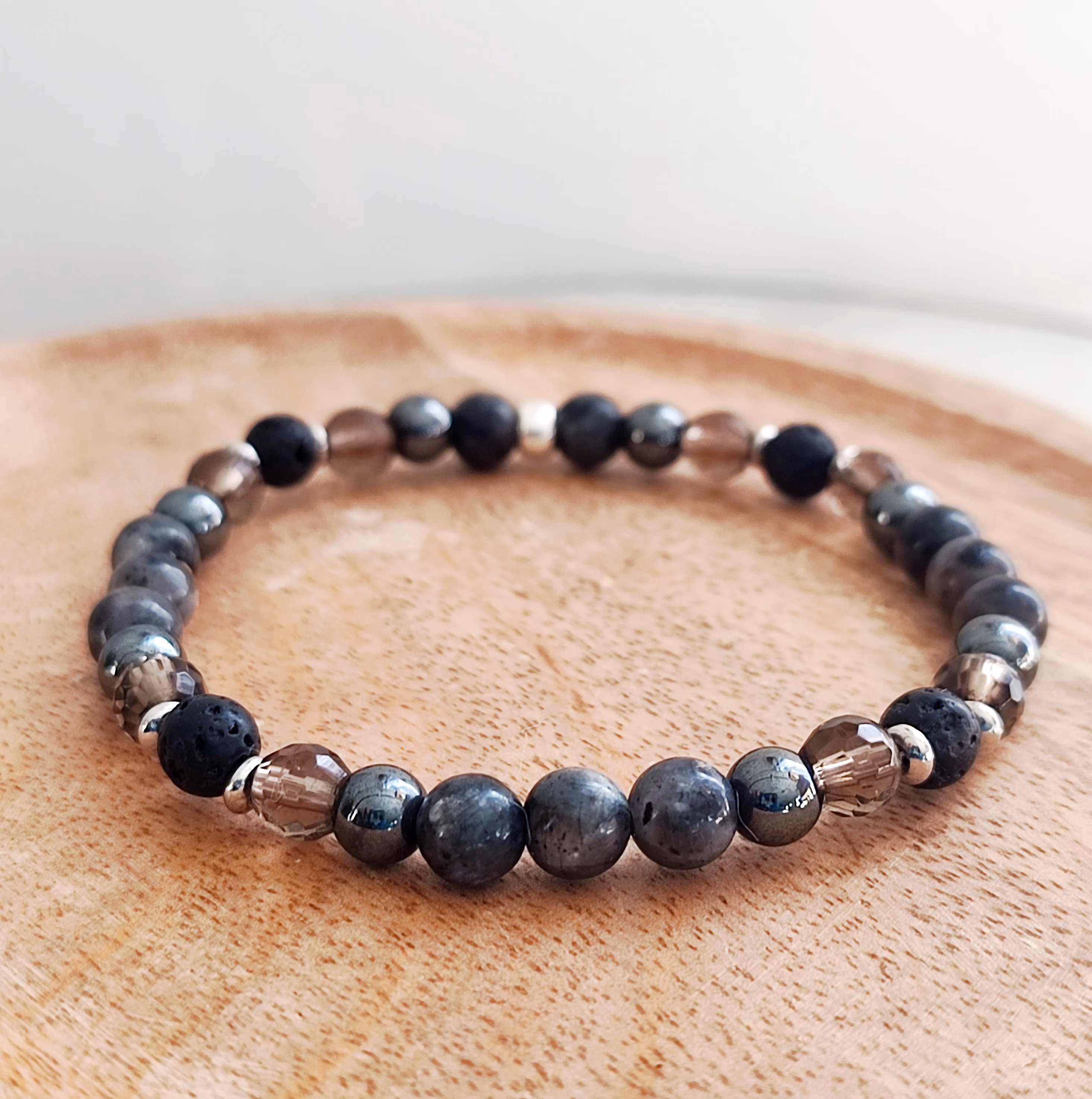 Bracelet Labradorite, Hématite, Quartz Fumé et Pierre de Lave – Image 5