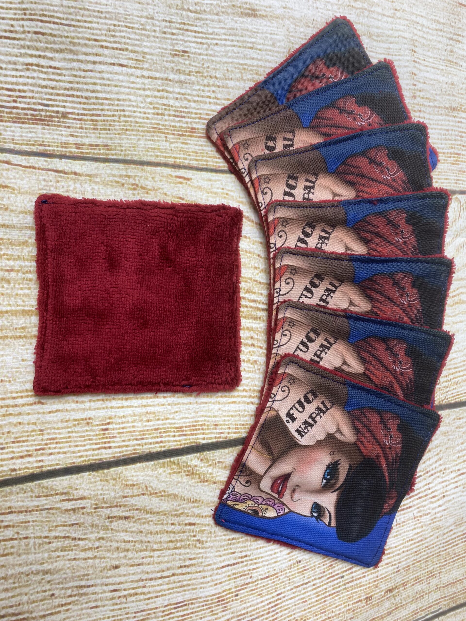 TROUSSE Femme aux tatouages Lingettes lavables fait-main simili coton – Image 3