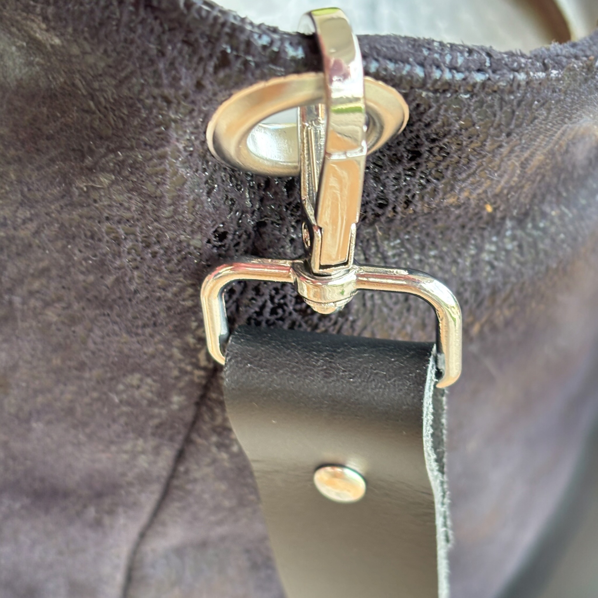 🖤 Sac Cabas “Mademoiselle Poulette” en Simili Cuir Noir Brillant – Création Artisanale Française – Image 3