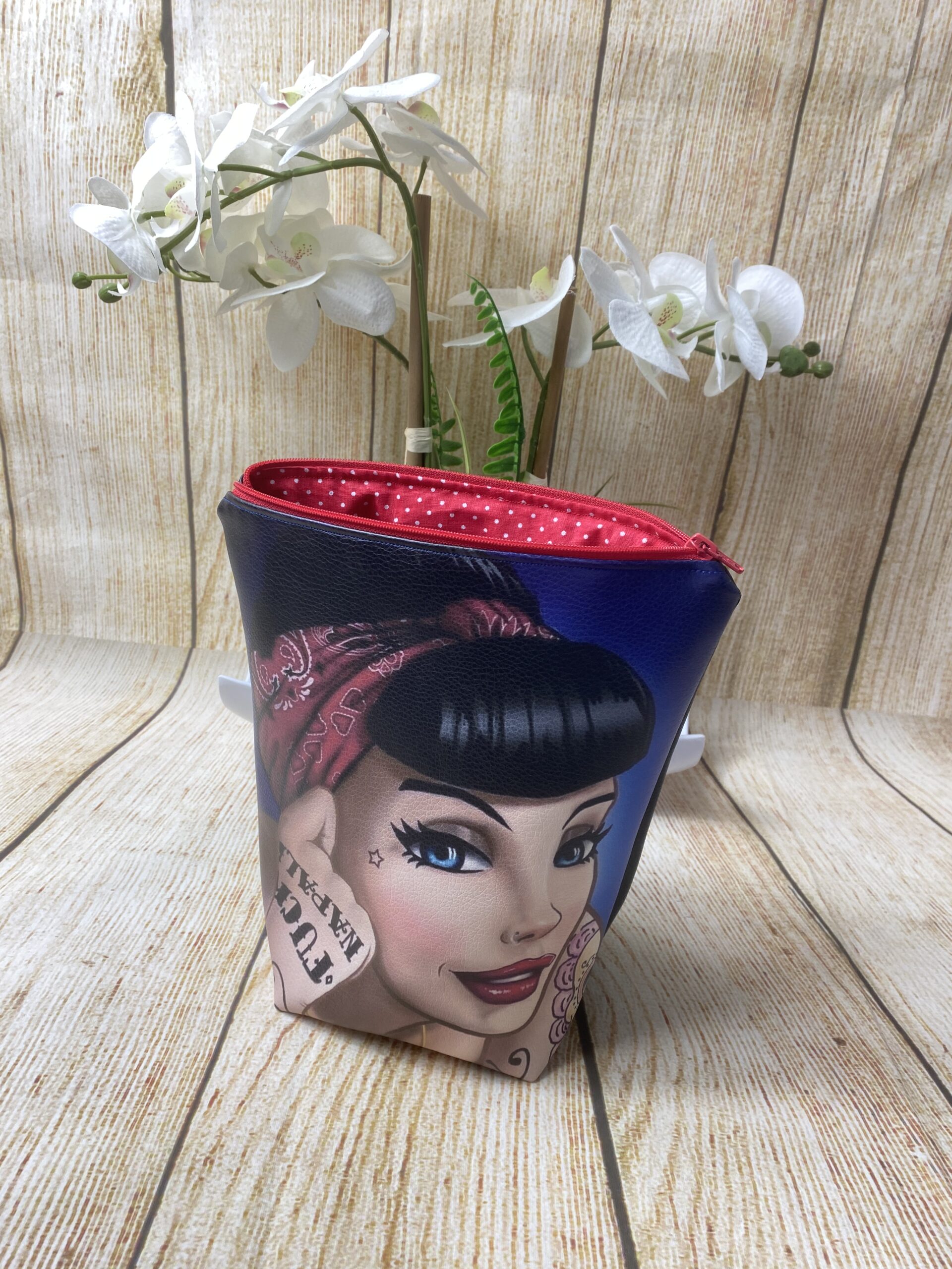 TROUSSE Femme aux tatouages Lingettes lavables fait-main simili coton – Image 4