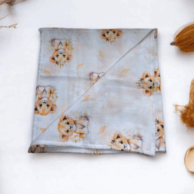 Lange bébé en double gaze motif lionceaux princes – Fait main, coton certifié Oeko-Tex
