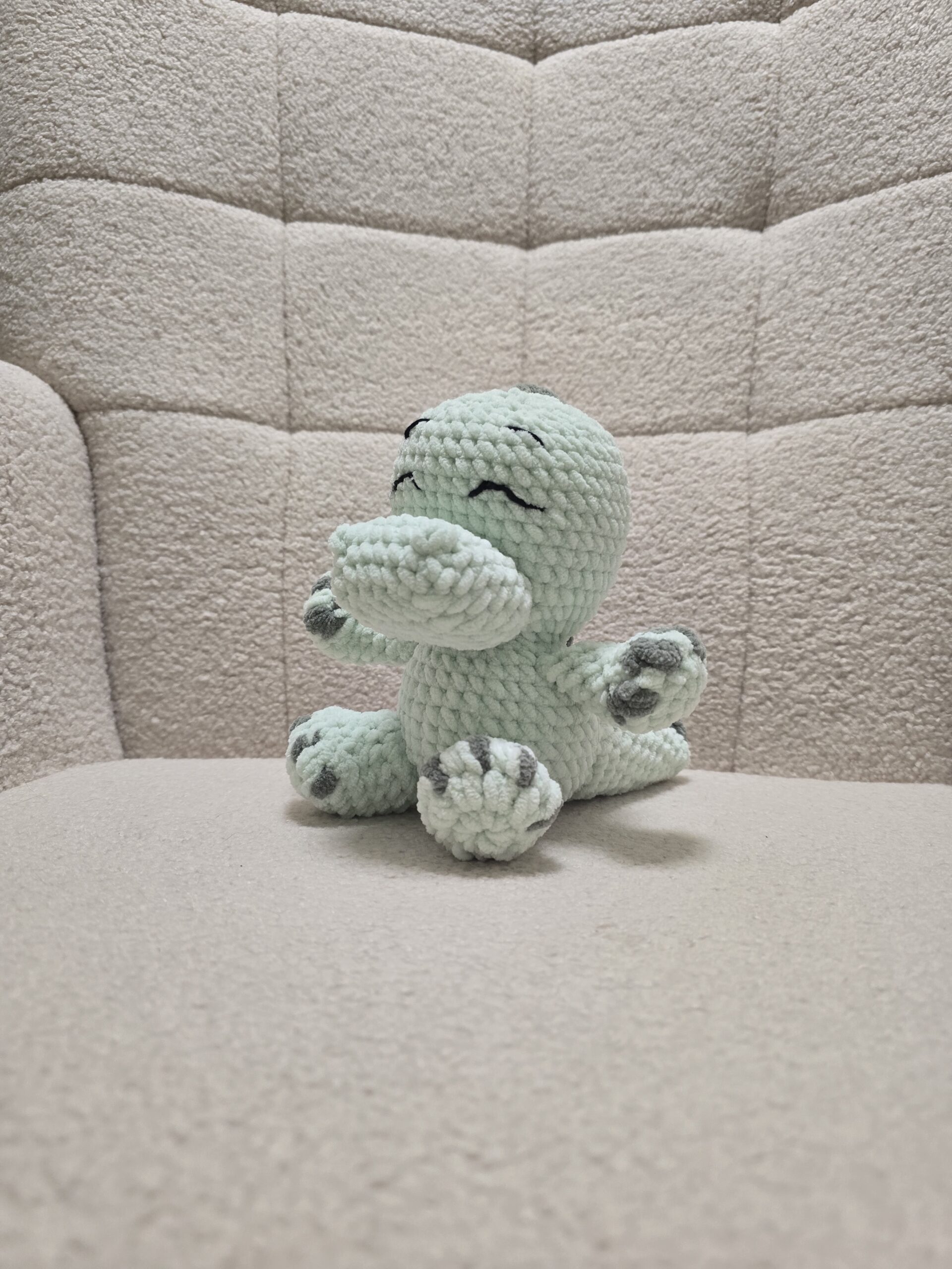 Dinosaure en peluche