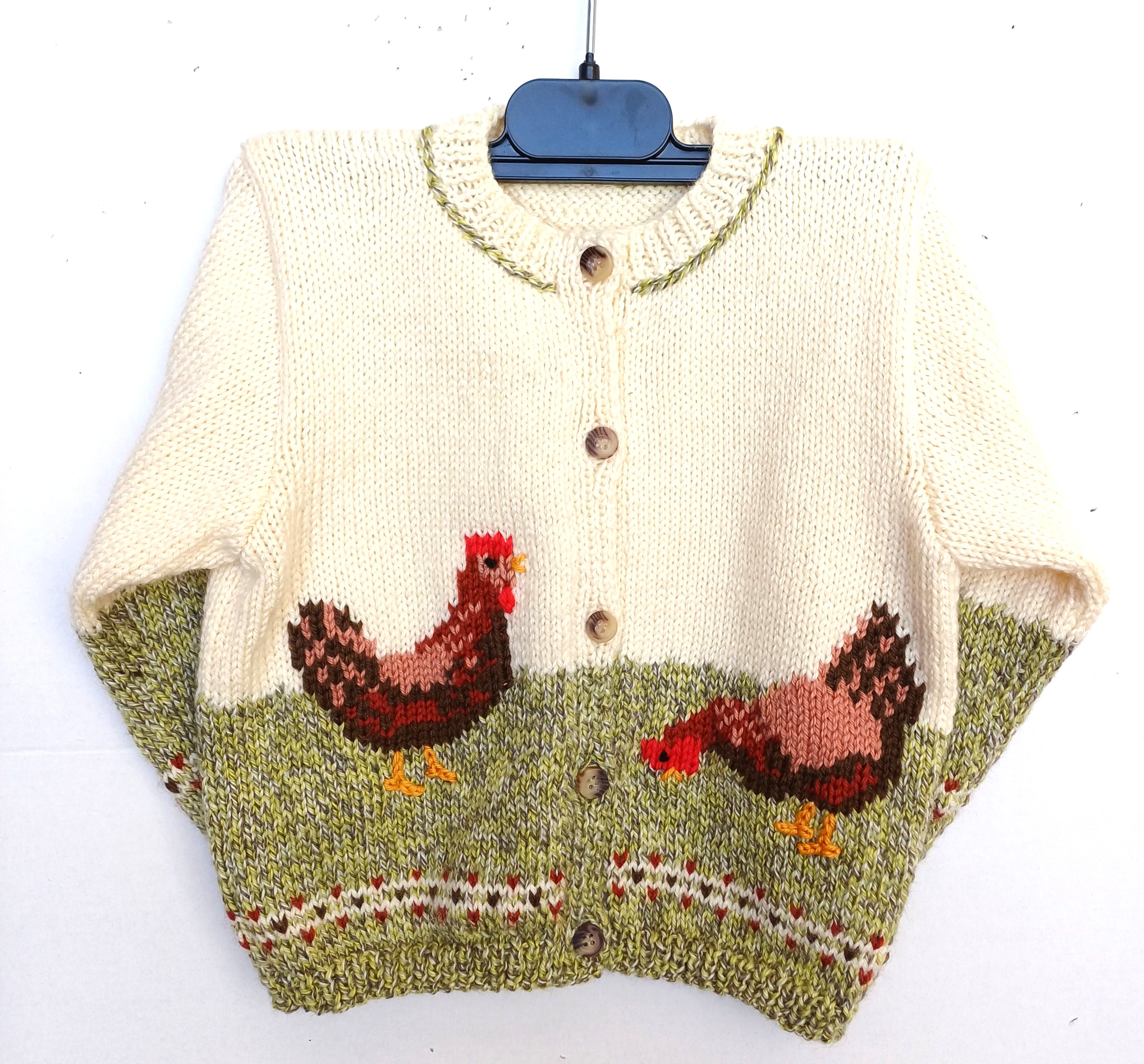 Gilet tricot pour bébé, fait main, en laine, avec des poules, taille 1 an – Image 2