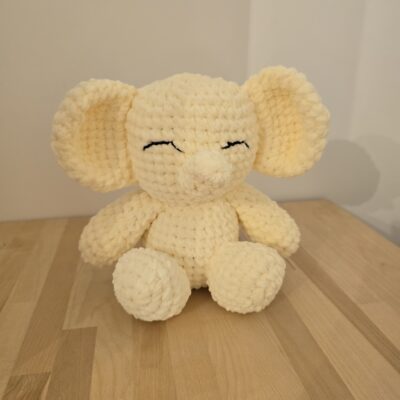Éléphant au crochet fait main