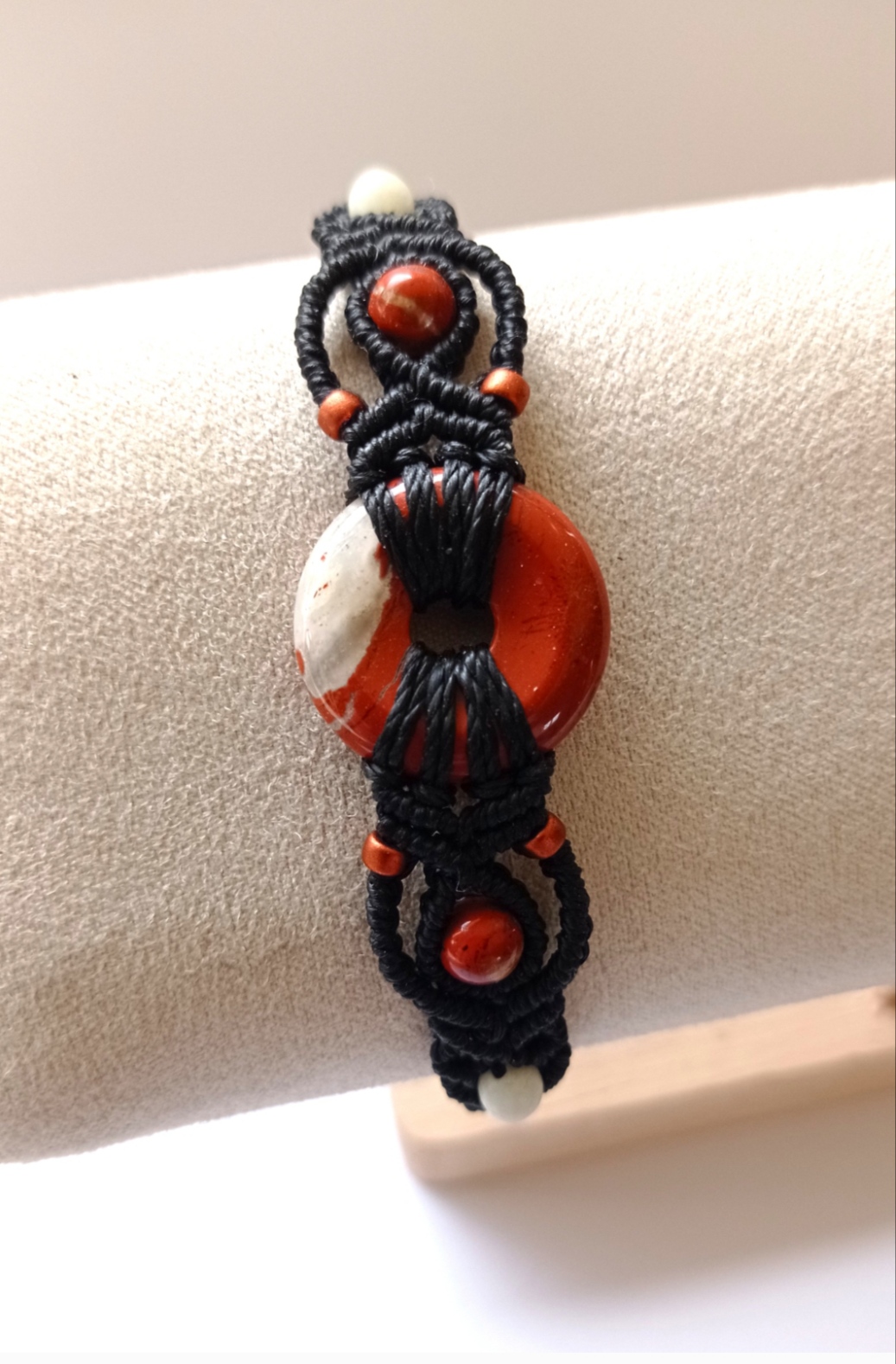 Bracelet , micro macramé, perles naturelles