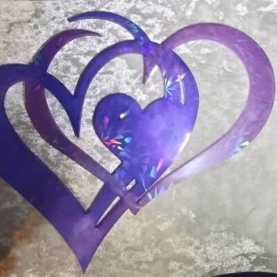 Cœur mural en résine holographique