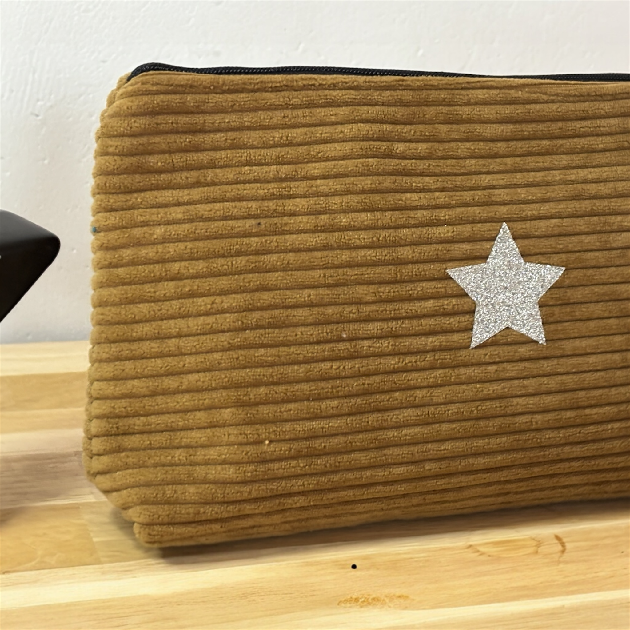 Duo trousse en velours côtelé tabac et son porte monnaie assorti- Création artisanale française – Image 4