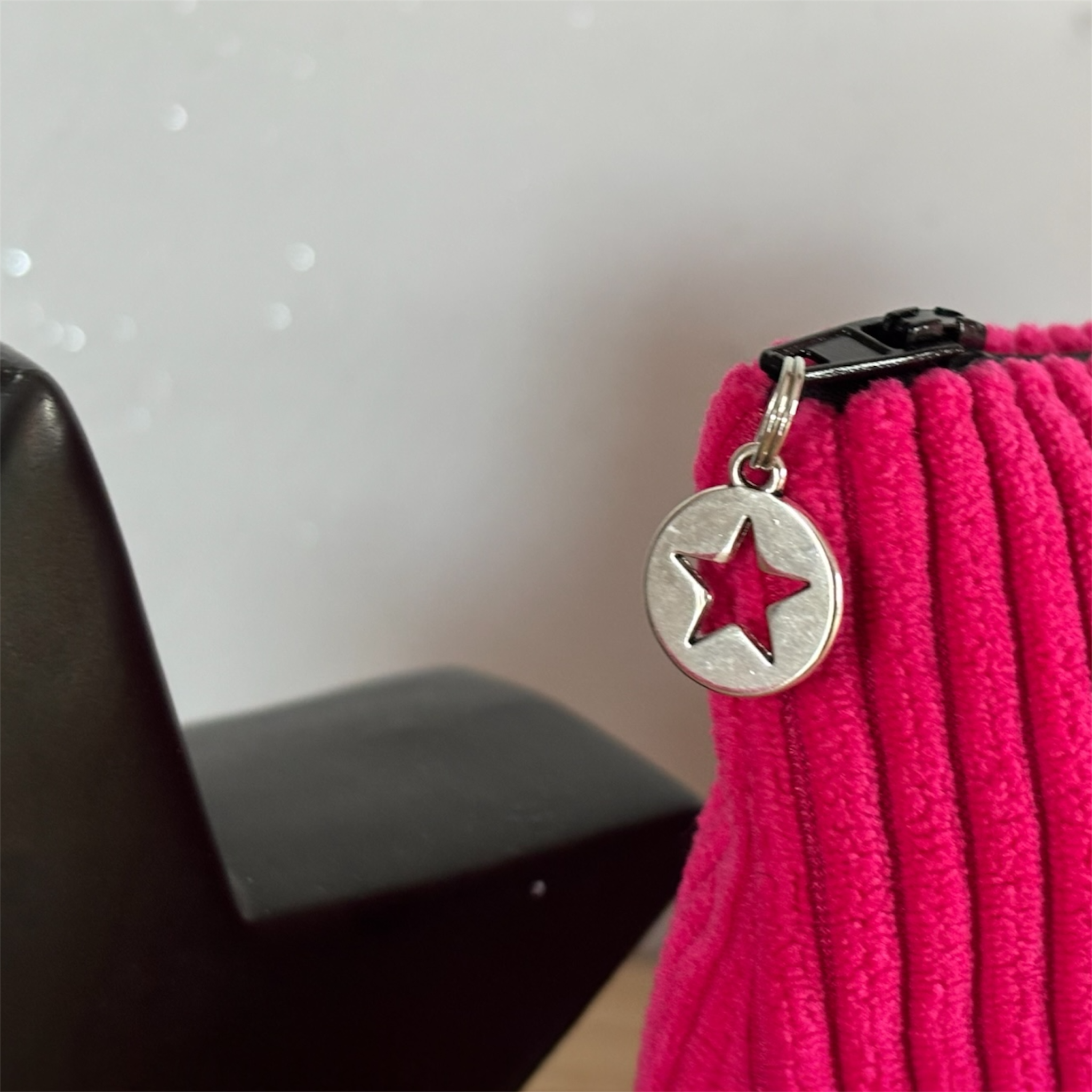 Duo trousse en velours côtelé rose vif et son porte monnaie assorti- Création artisanale française – Image 4