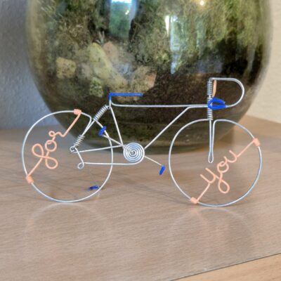Vélo miniature décoratif en fil de fer "For You"