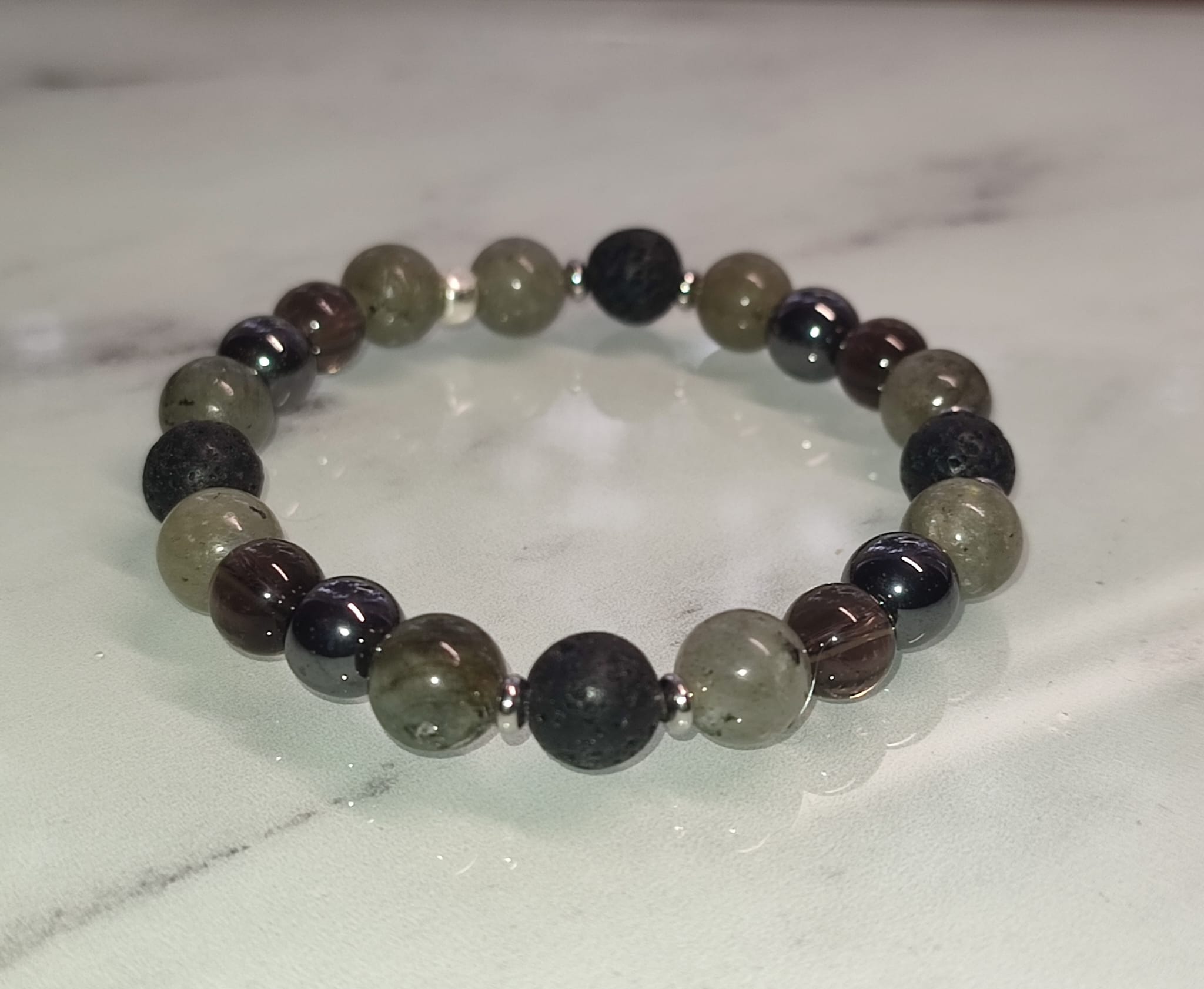 Bracelet élastique en perles de Labradorite, Hématite, Quartz Fumé et Pierre de Lave – Image 2