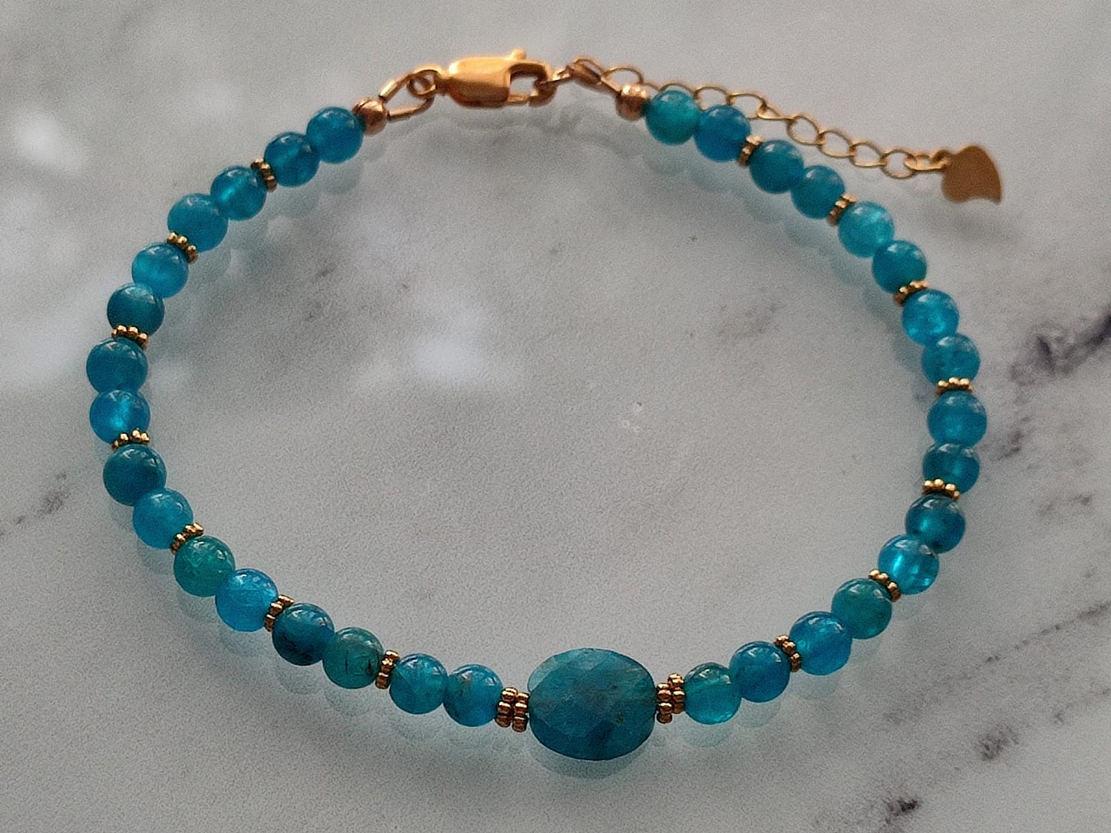 Bracelet en perles d' Apatite bleu sur or gold filled 14k – Image 3