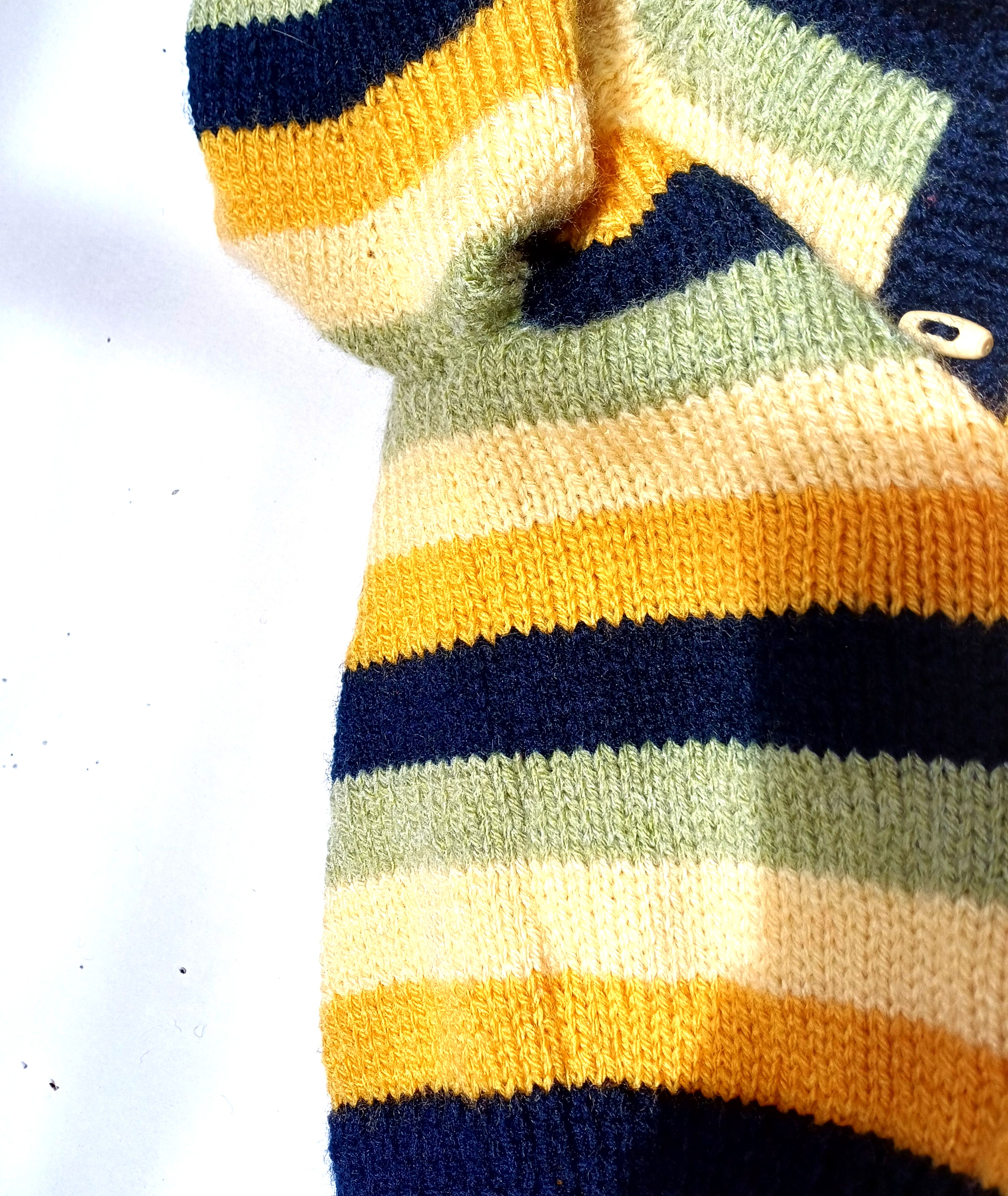 Gilet à capuche, tricoté à la main pour bébé de 1 an – Image 6