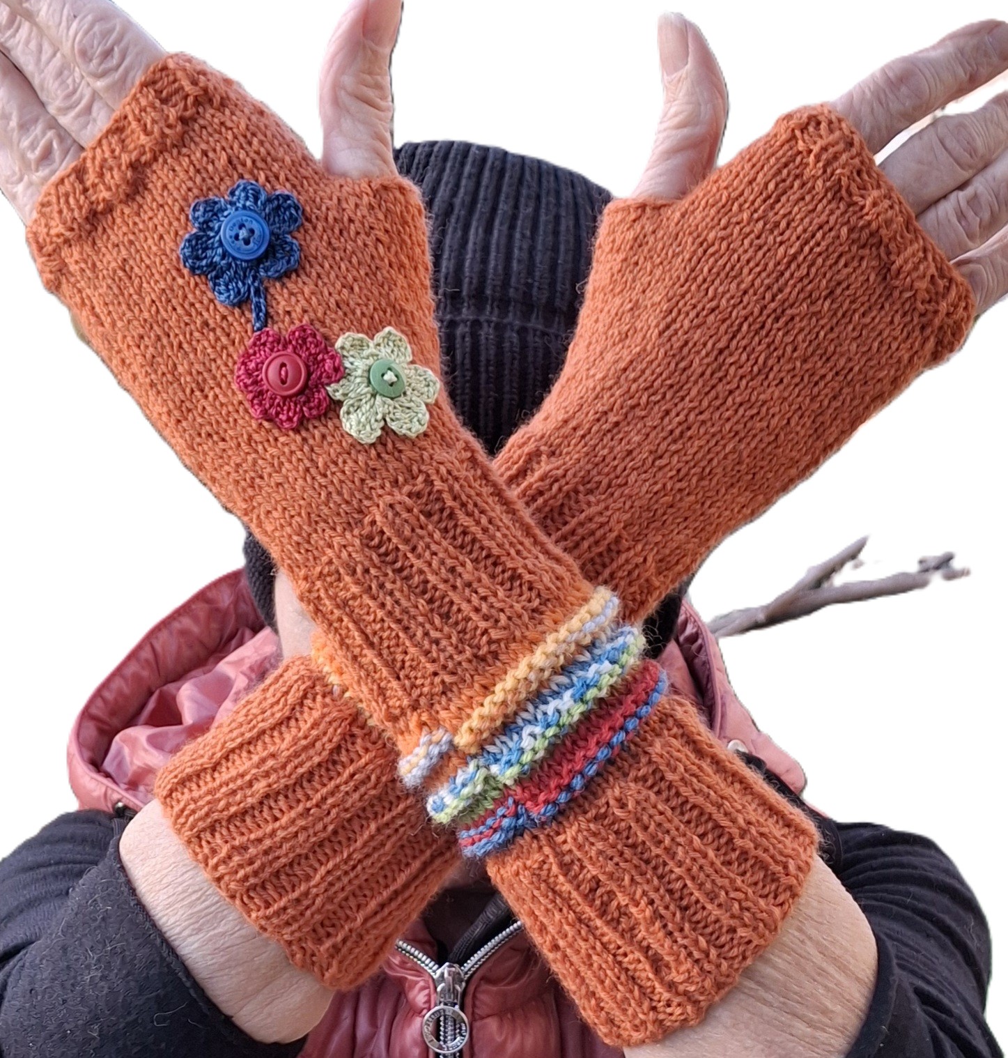 Mitaines laine tricotées et brodées main - orange et multicolore – Image 2