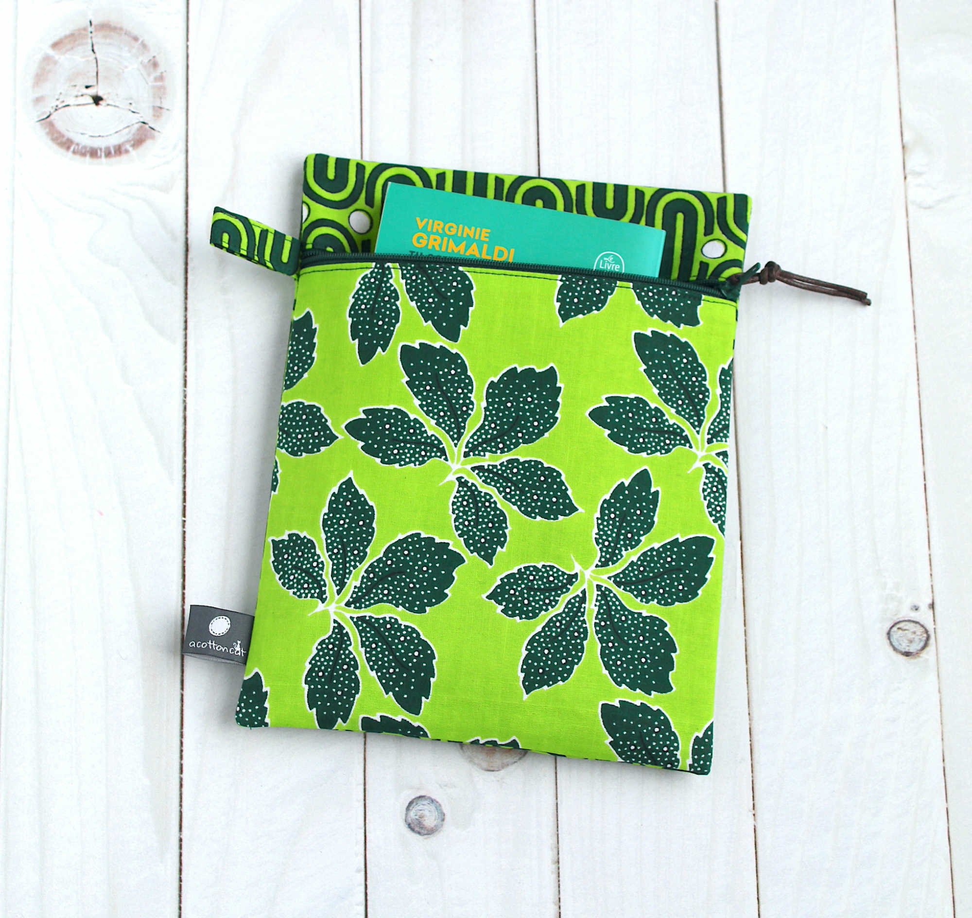 Pochette livre zippée, trousse plate tissu wax, porte documents voyage – Image 2