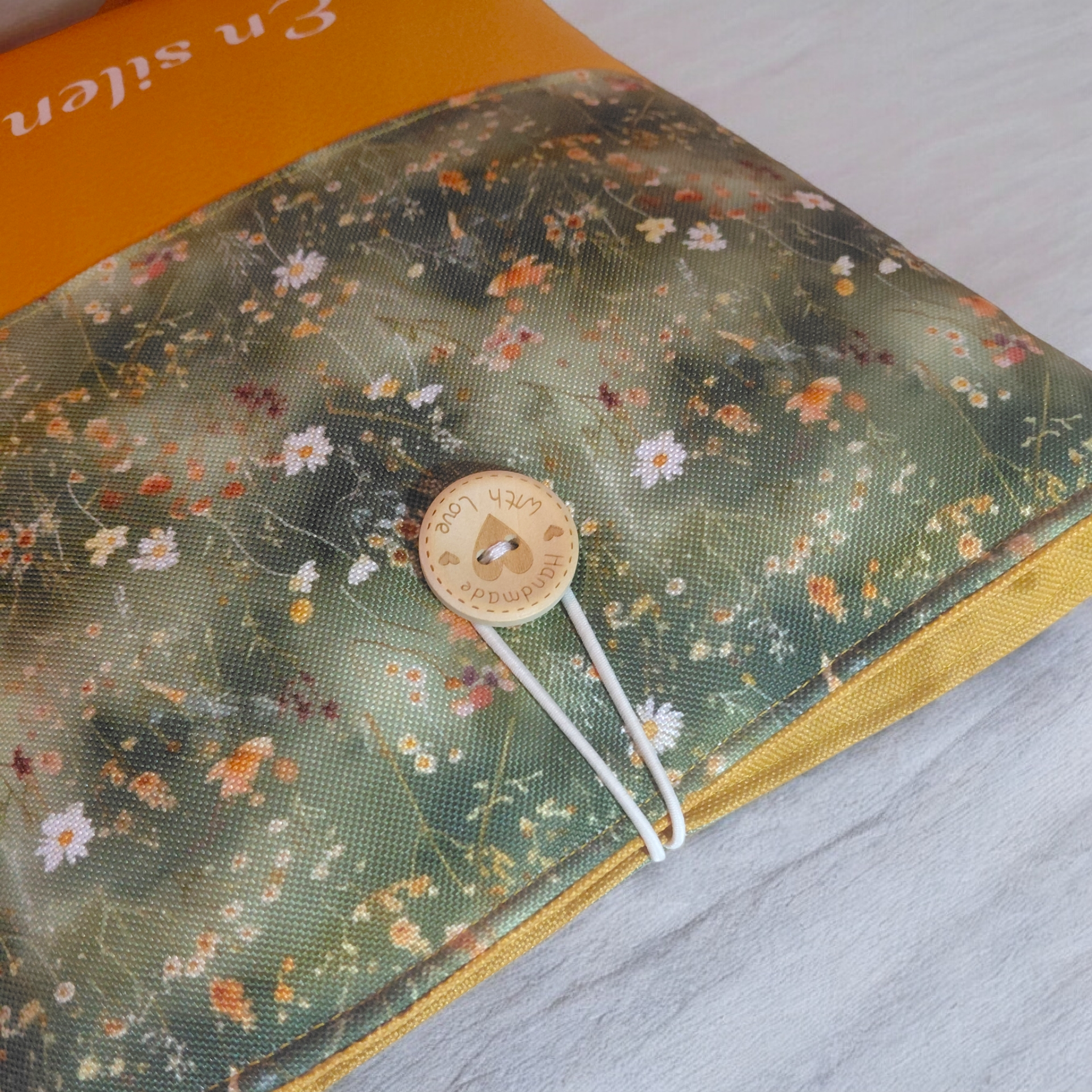 Pochette imperméable pour livre, tablette et liseuse – personnalisée – fait main – Image 3