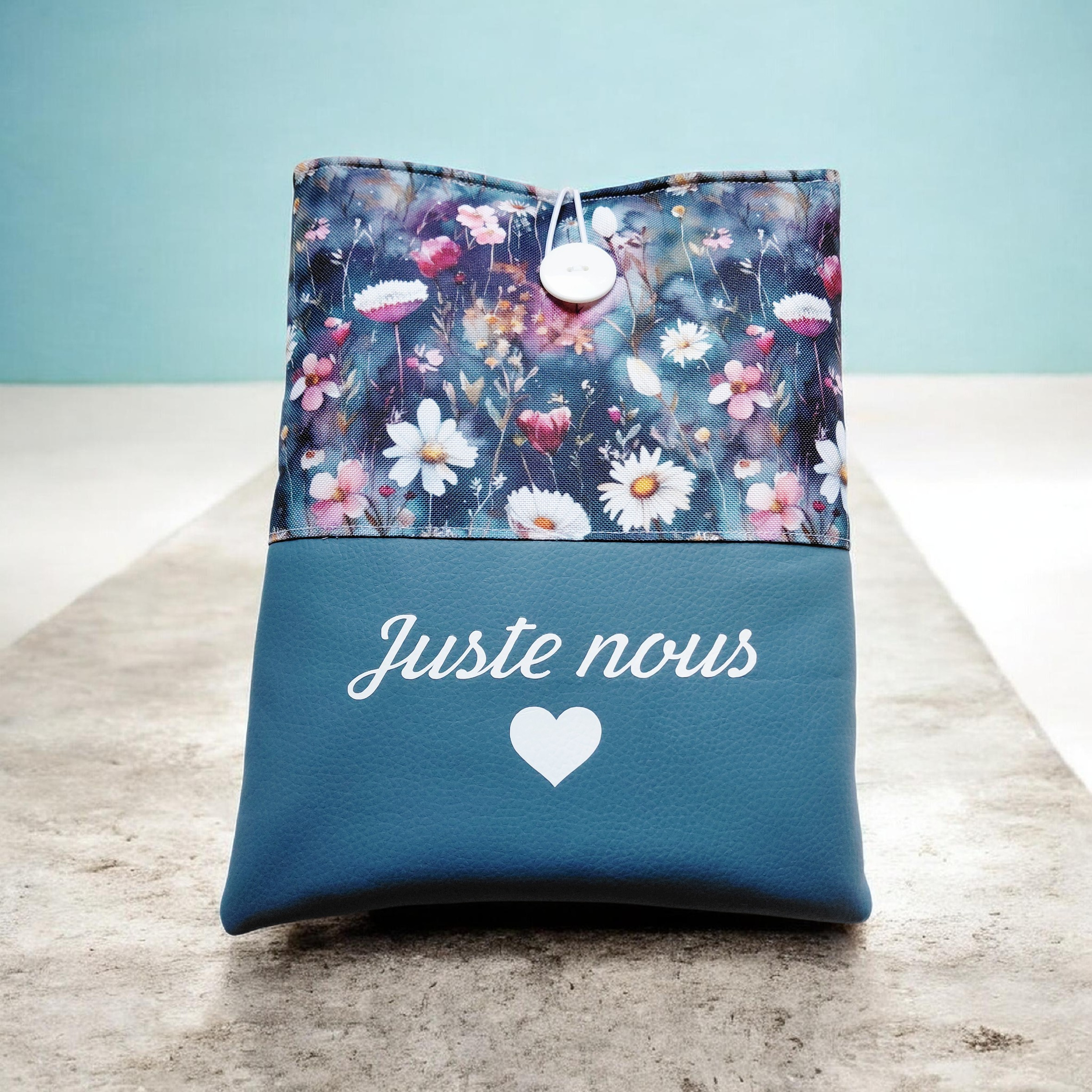 Pochette personnalisée pour livres, liseuse et tablette – tissu imperméable & simili cuir – Juste nous – idée cadeau Saint-Valentin