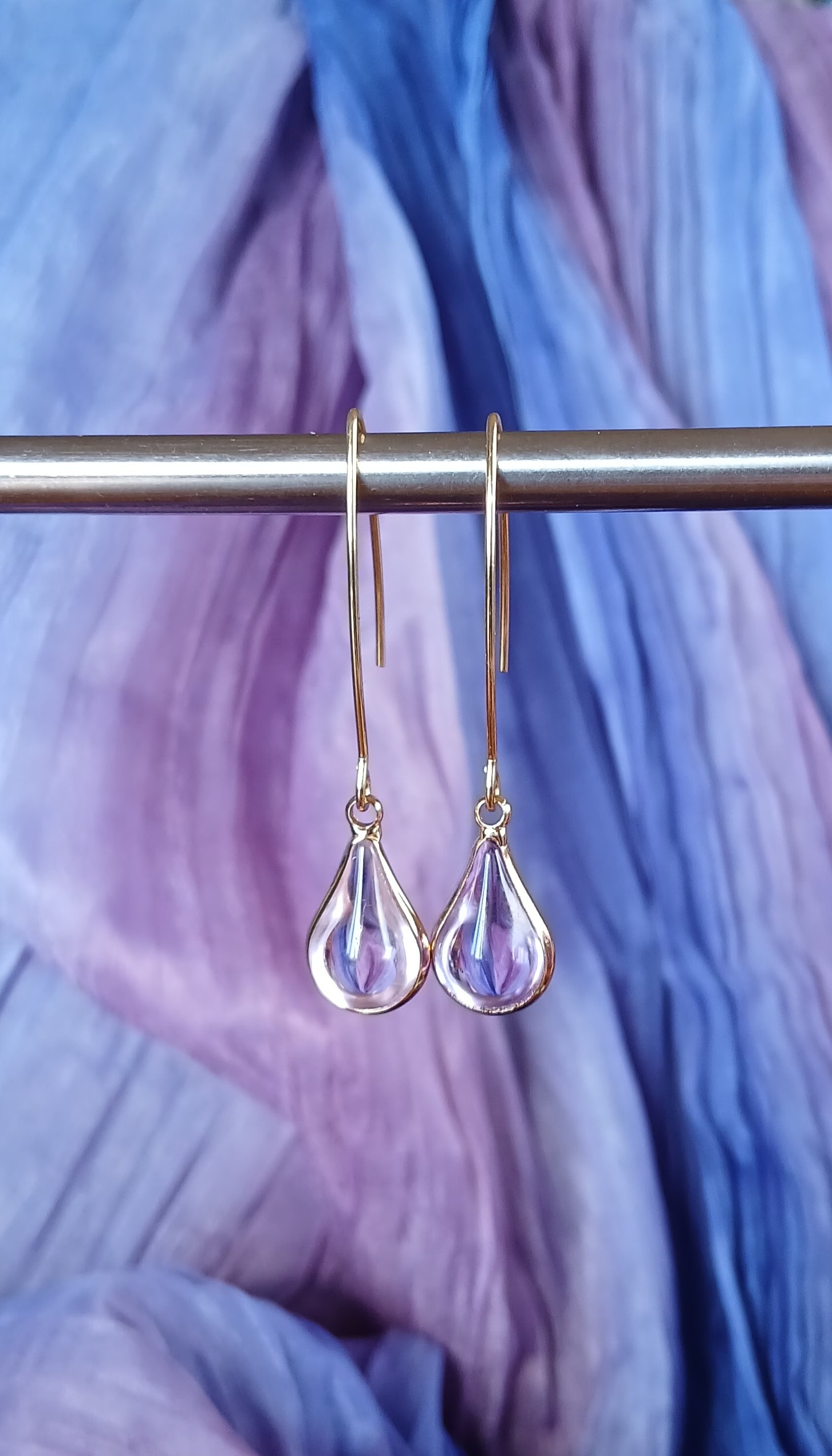Boucles d'oreilles goutte de verre, coloris au choix – Image 16