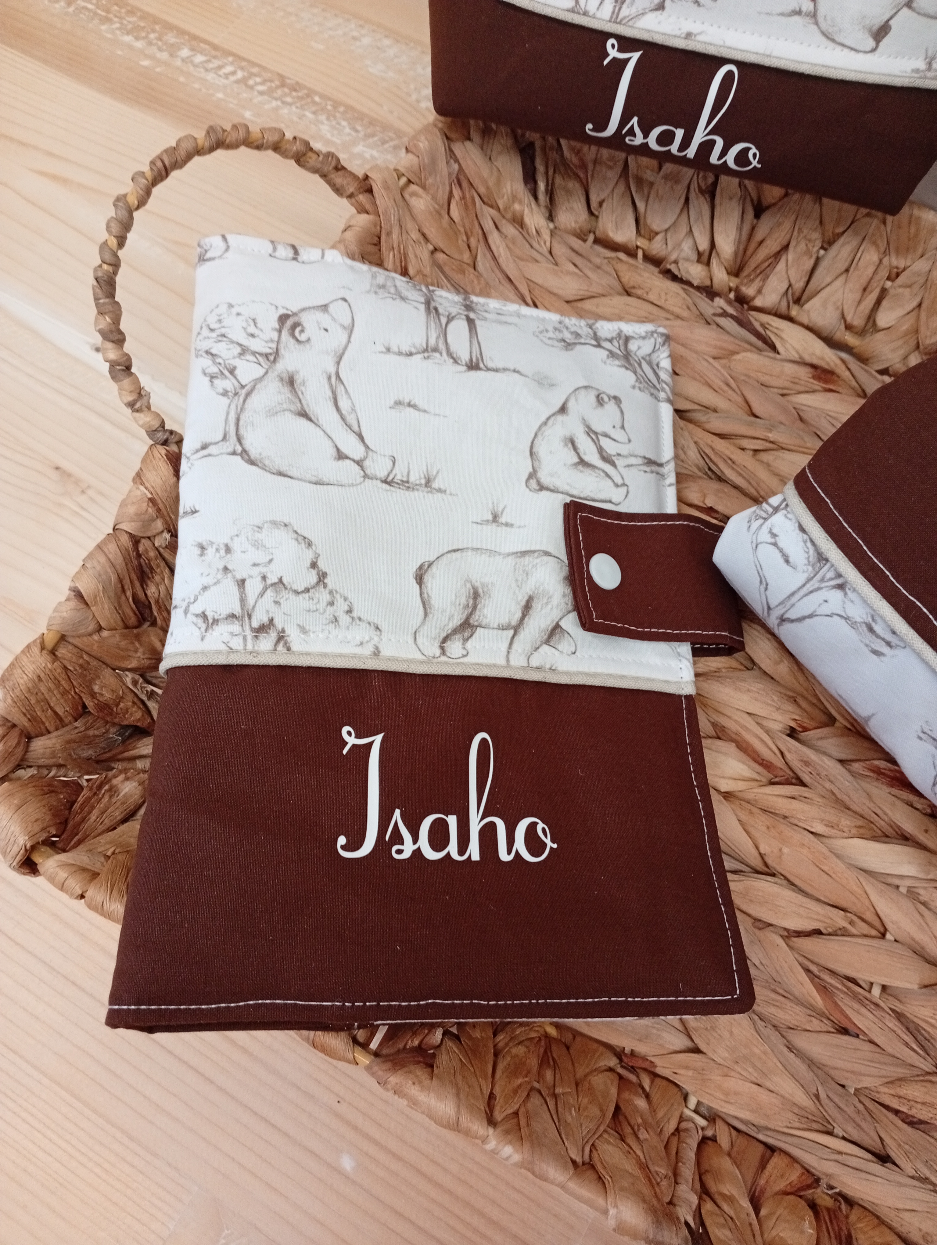 Ensemble naissance personnalisée, Couverture bébé, carnet de santé et trousse de toilette assortis, Cadeau naissance, Thème ours forêt – Image 4