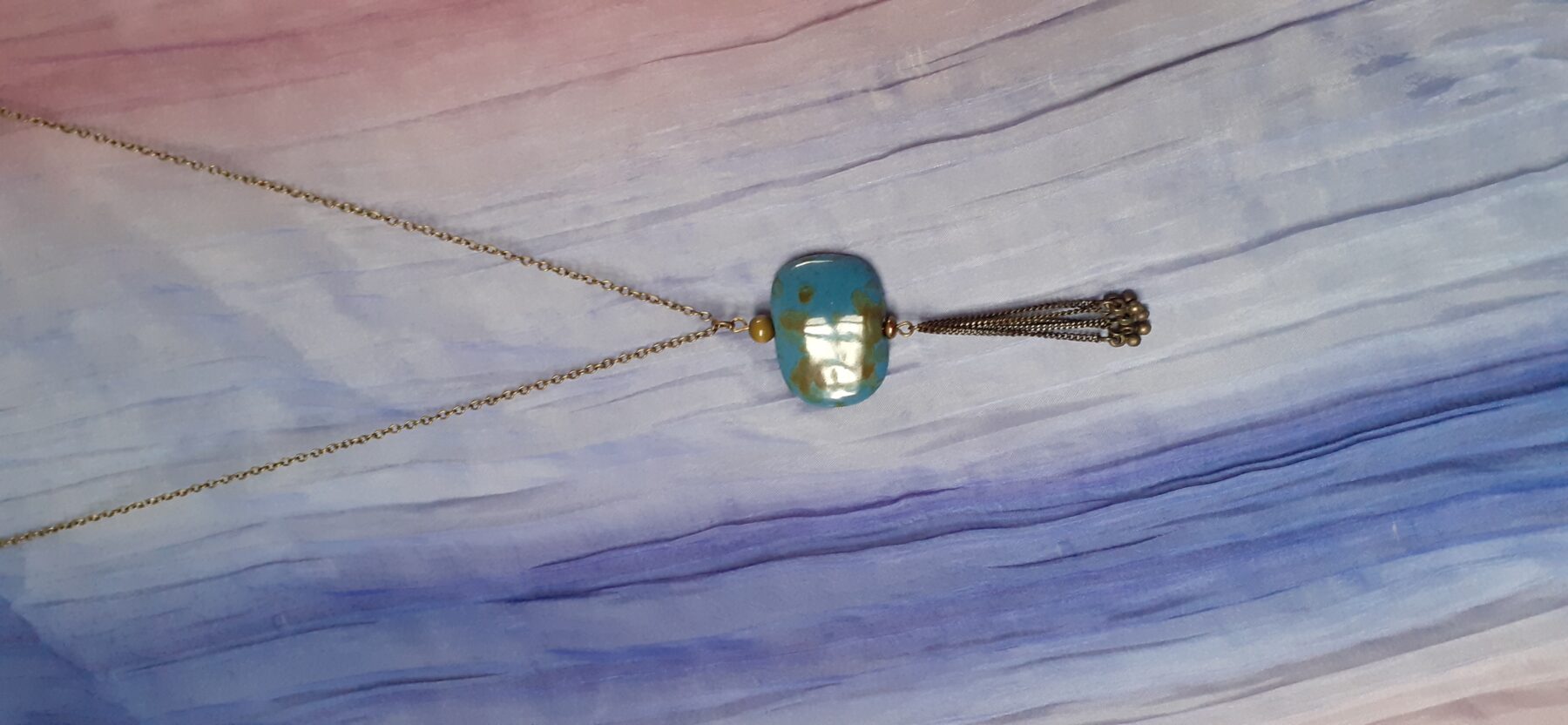 Collier bohême chic grosse perle plate bleu moucheté chaine bronze vieilli