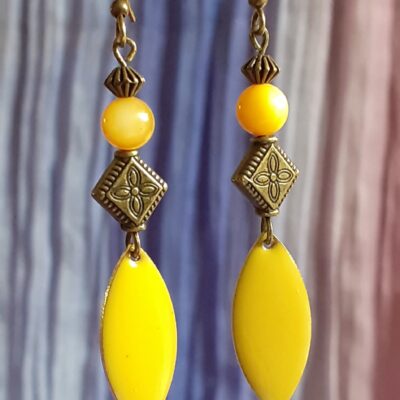 Boucle d'oreille bohême chic bronze vieilli et jaune d'or