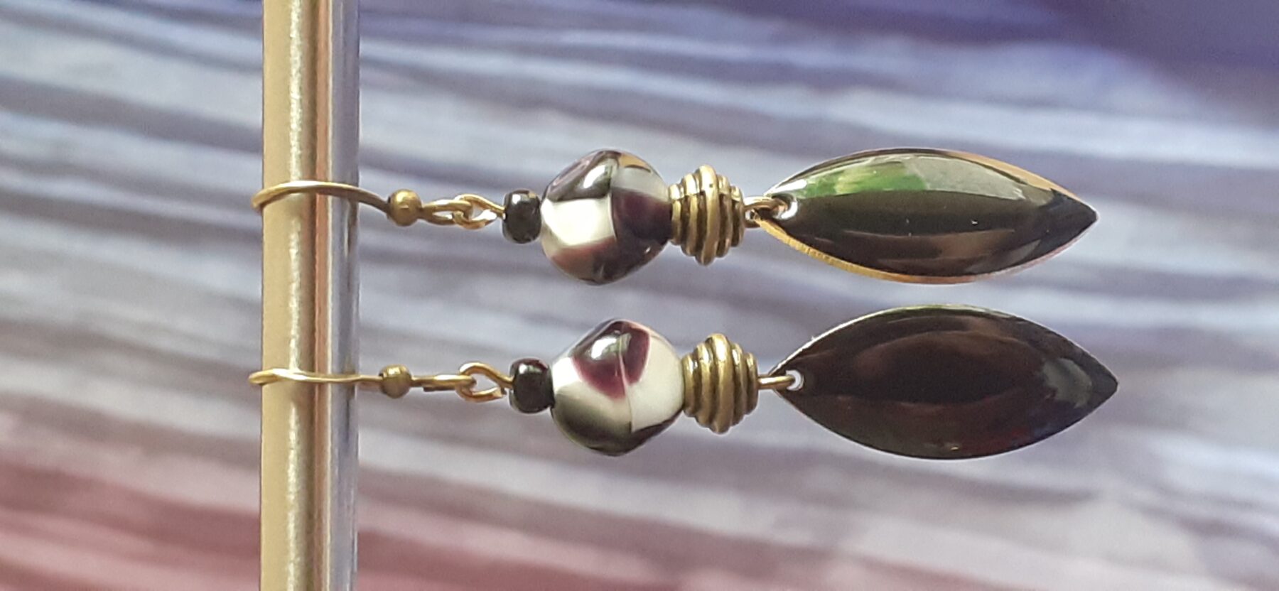 Boucles d'oreilles upcyclées pièce unique noir et bronze
