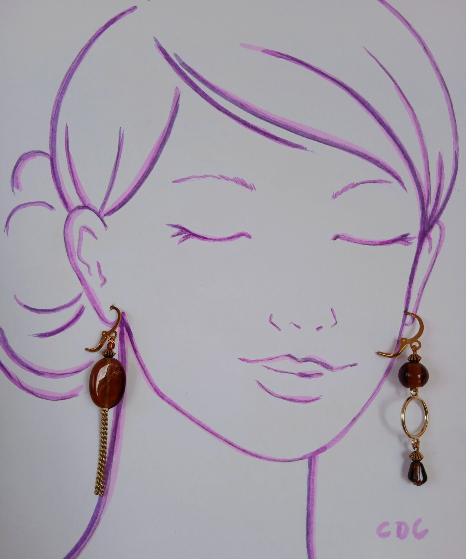 Boucles d'oreilles asymétriques, upcyclées - Pièce unique - doré et caramel – Image 2