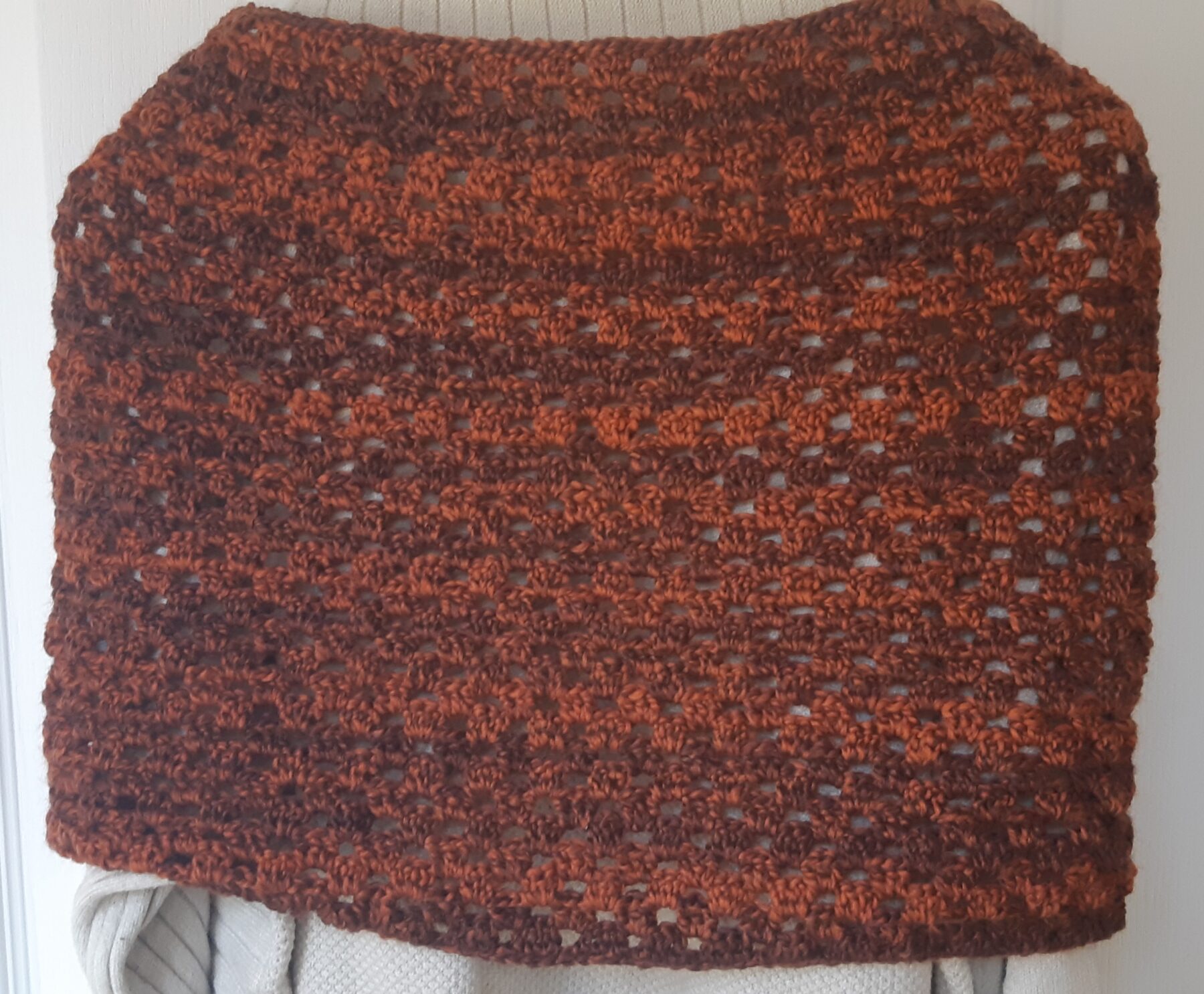 Chauffe épaule twisté au crochet – Image 2