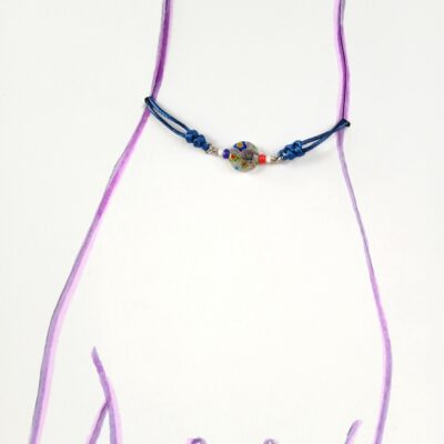 Bracelet upcyclé pièce unique lacet bleu ajustable perle transparente et bleu motif floral