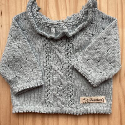 brassière bleu ciel à motif ajouré et col festonné