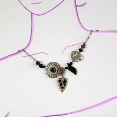 Culloier upcyclé pièce unique argent et noir petits coeurs