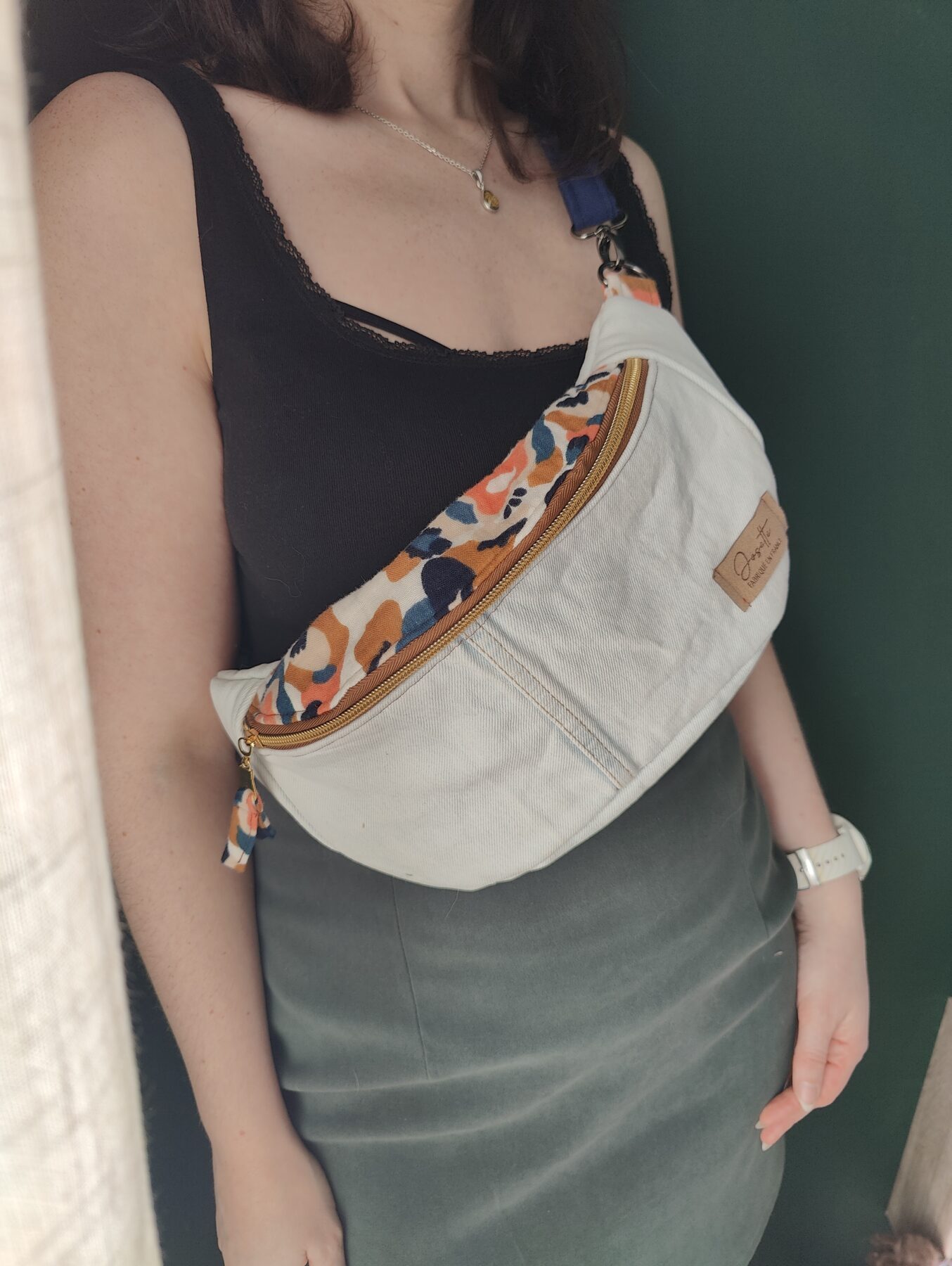 Sac banane upcyclé motifs abstraits « Été Indien » – Léger et éthique pour un quotidien responsable | Josette Upcycling – Image 5