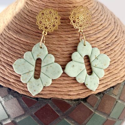Boucles d’oreilles « Soléa Bohème » en pâte polymère vert naturel