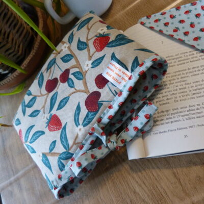 Pochette à livre "poche" - le temps des fruits rouges
