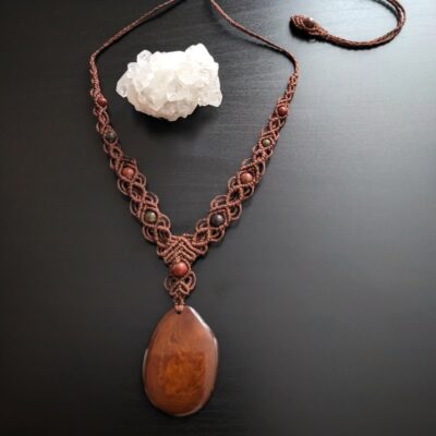 Collier Macramé, Marron Avec Pendentif Tagua Caramel (Ivoire Végétale) Et Perles En Pierre, Jaspe Picasso