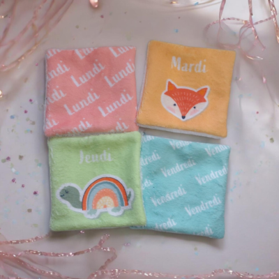 Lot de 4 lingettes lavables bébé – Jours de la semaine – Éponge & bambou Oeko-Tex – 10x10 cm